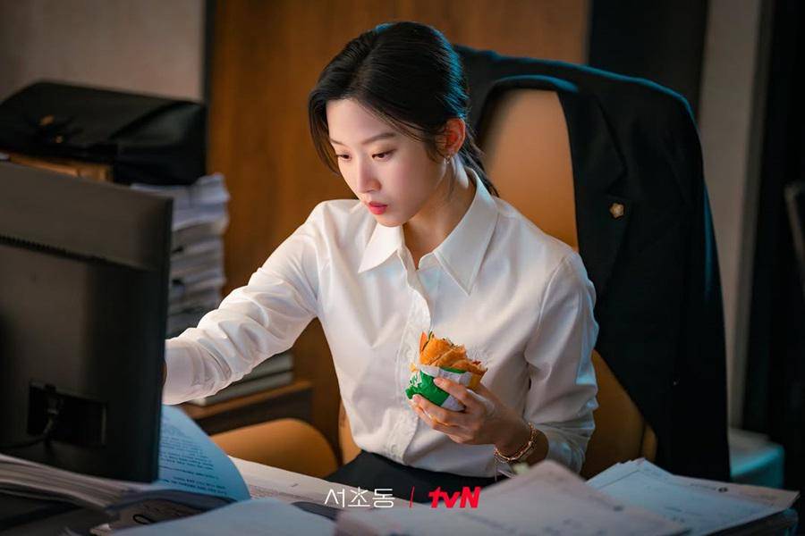 potret Mun Ka Young di drakor Law and The City (instagram.com/tvn_drama)